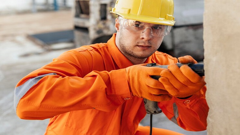 4 Electrical Safety Training Must-Haves for Workers